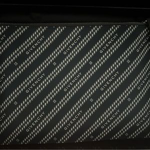 GIVENCHY blue Medium Logo Chain Pouch